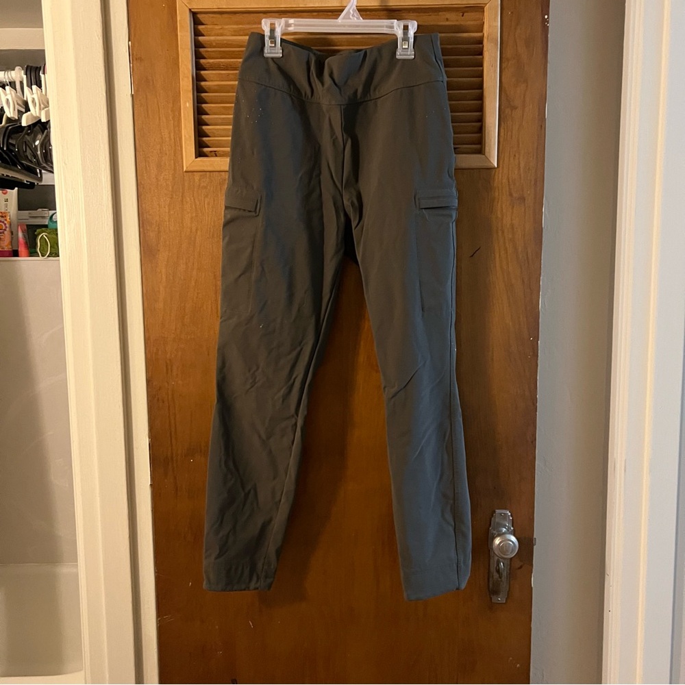 The North Face Womens Dark Olive Cargo Pants Sz. M